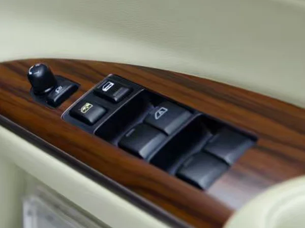 Cum ar trebui să fie proiectate piesele din plastic pentru interiorul autovehiculelor pentru interioarele moderne ale vehiculelor?