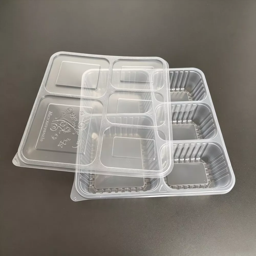Cutie de prânz din plastic reutilizabilă cu compartimente Cutie de prânz din plastic reutilizabilă cu compartimente